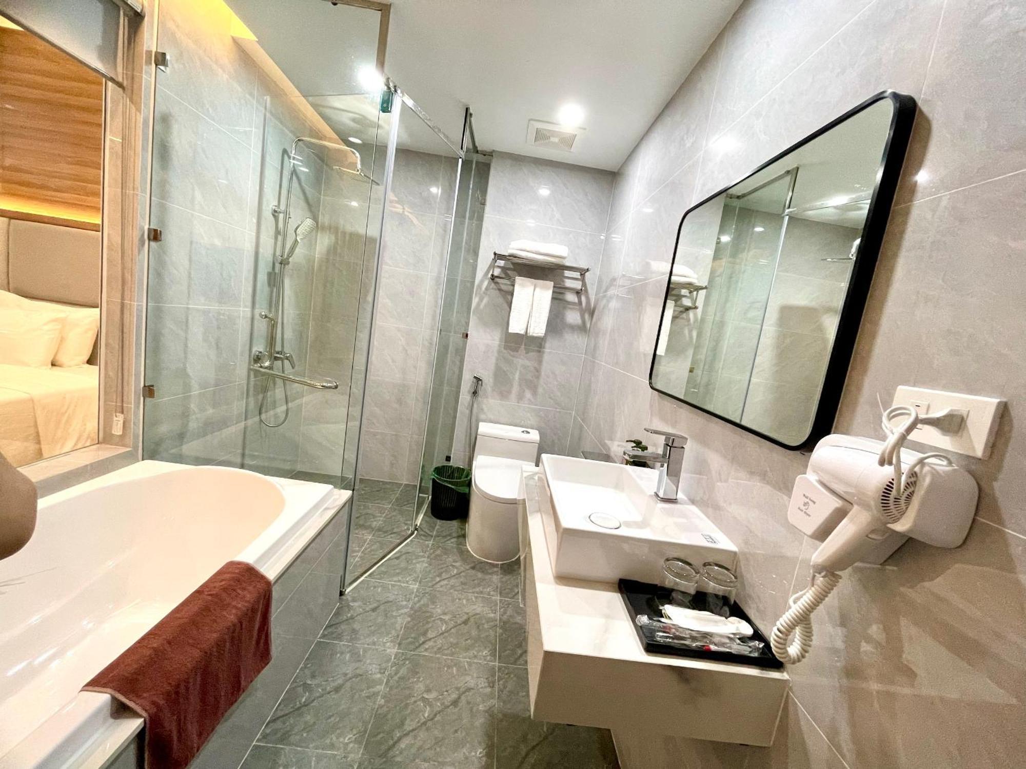 Central Halong Hotel Ha Long Eksteriør billede