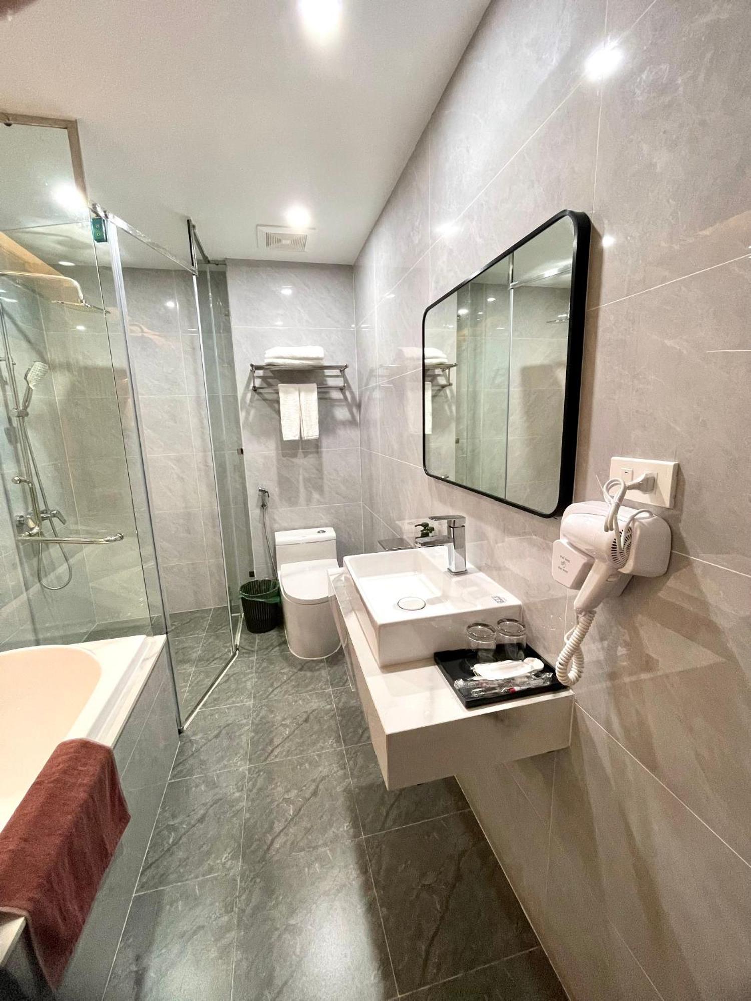 Central Halong Hotel Ha Long Eksteriør billede